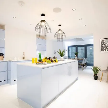 Central Townhouse With Roof Terrace Манчестер Экстерьер фото