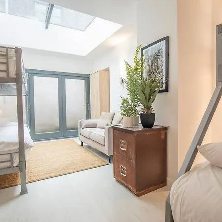 Central Townhouse With Roof Terrace Манчестер Экстерьер фото